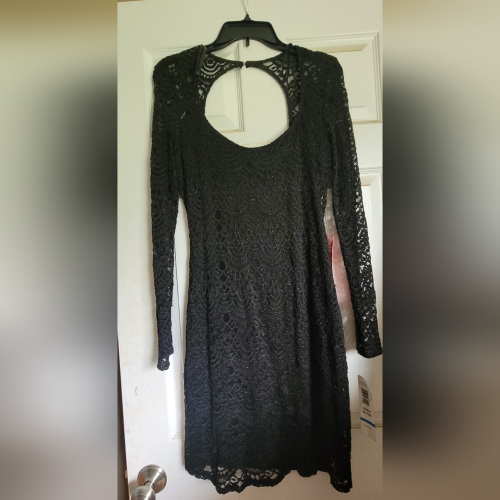 Black Form Fitting 9/10 Dress Jump Girl